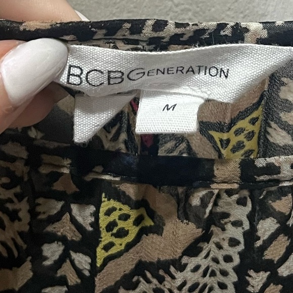 BCBGeneration Sheer Pleated Camisole with Lace Detail in Geometric Print Medium - Picture 2 of 6